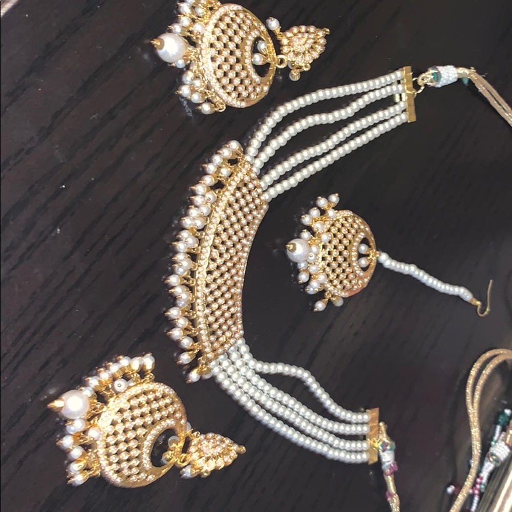 Choker set